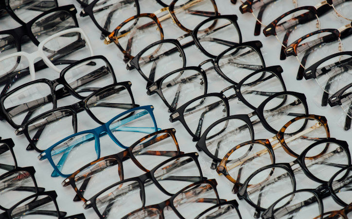 Visuel de lunettes alignées